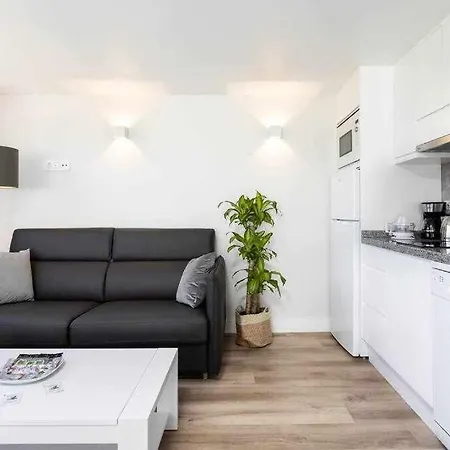 Sunnyland Martianez 5 Апартаменты