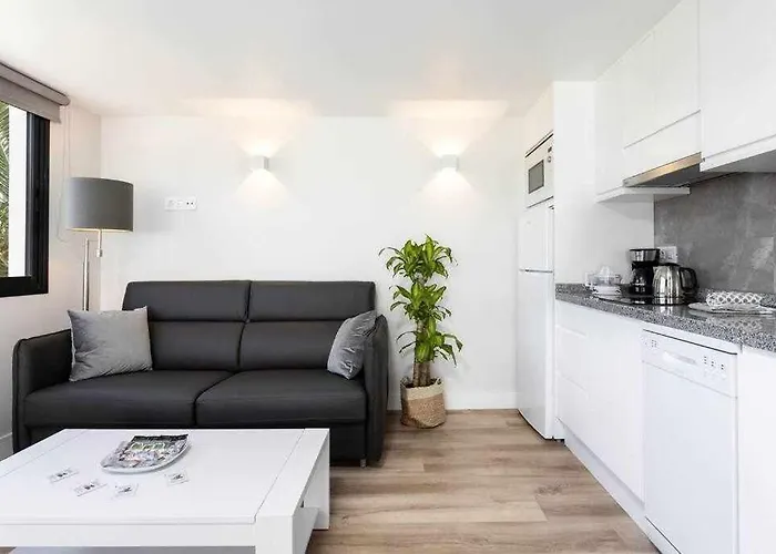 Sunnyland Martianez 5 Апартаменты